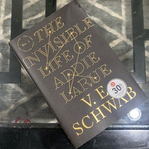 📚- The Invisible Life if Addie Larue